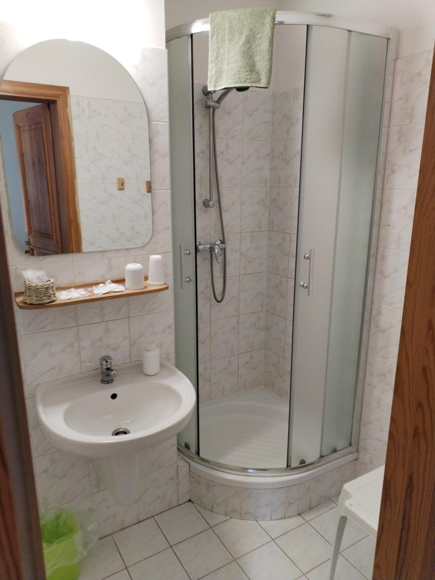 Hotel U Zvonu กุตนาฮอรา ภายนอก รูปภาพ