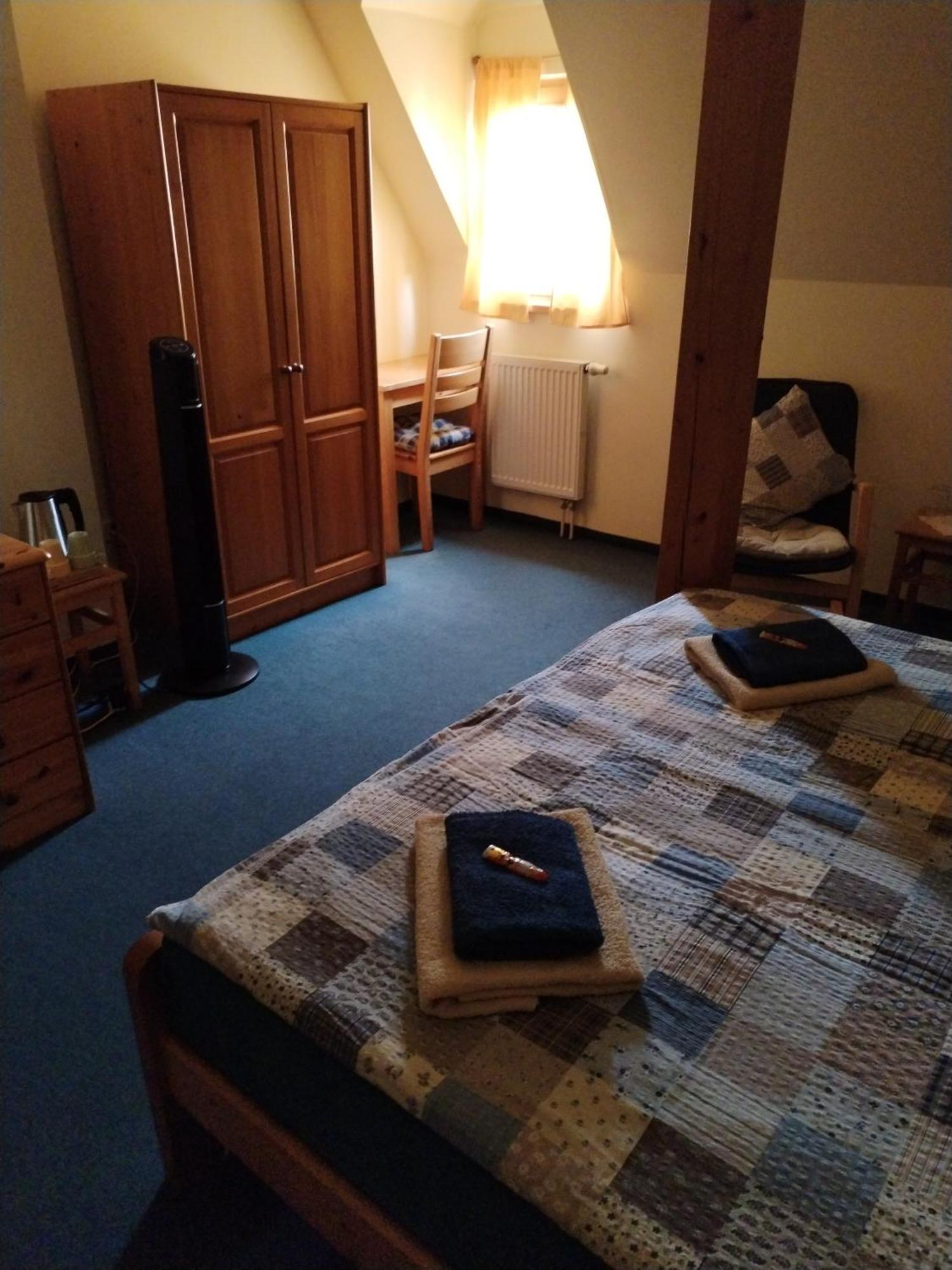 Hotel U Zvonu กุตนาฮอรา ภายนอก รูปภาพ