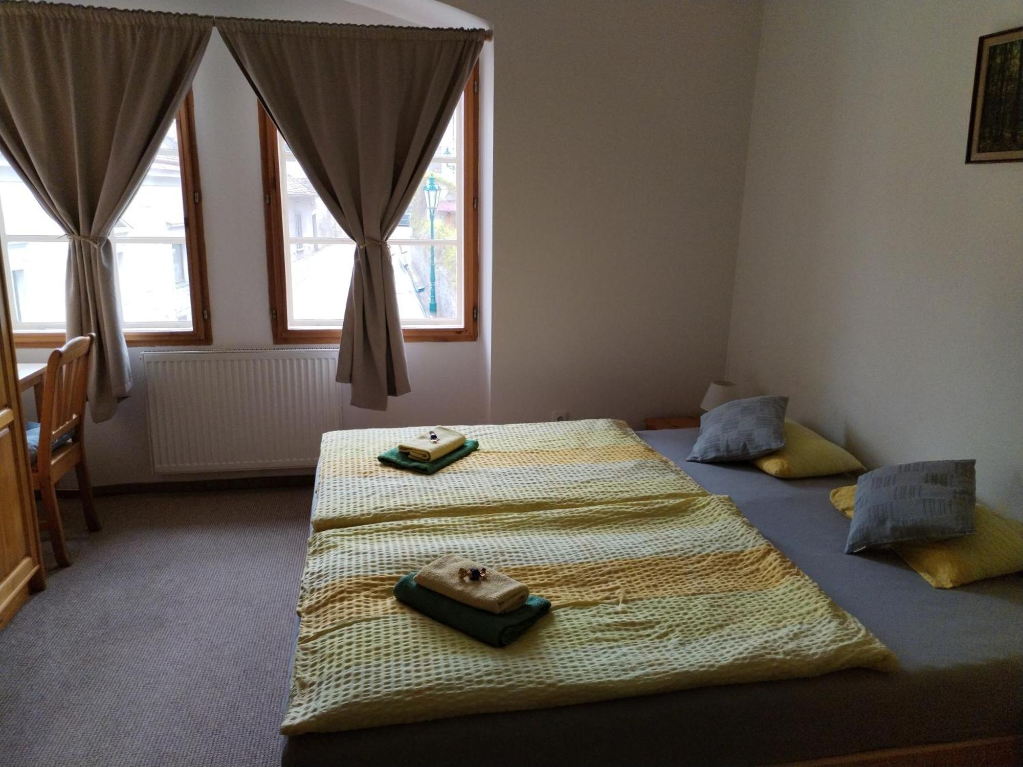 Hotel U Zvonu กุตนาฮอรา ภายนอก รูปภาพ